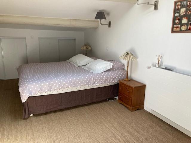 Chez Marie Apartment Maillane Екстериор снимка